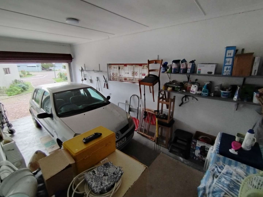 To Let 3 Bedroom Property for Rent in Stilbaai Wes Western Cape
